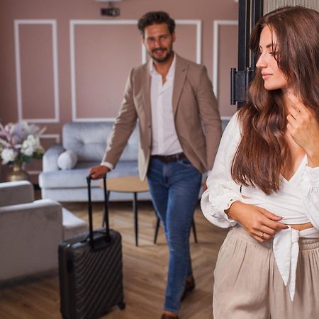Resto Inn - Smart Apartamenty Blisko Energylandii Polwies 外观 照片