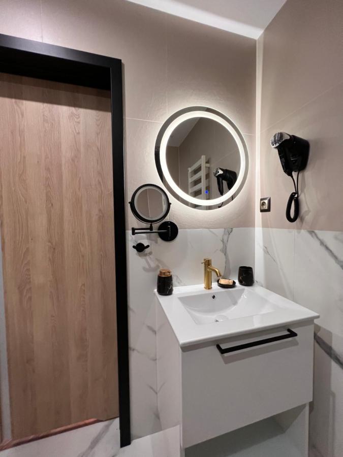 Resto Inn - Smart Apartamenty Blisko Energylandii Polwies 外观 照片
