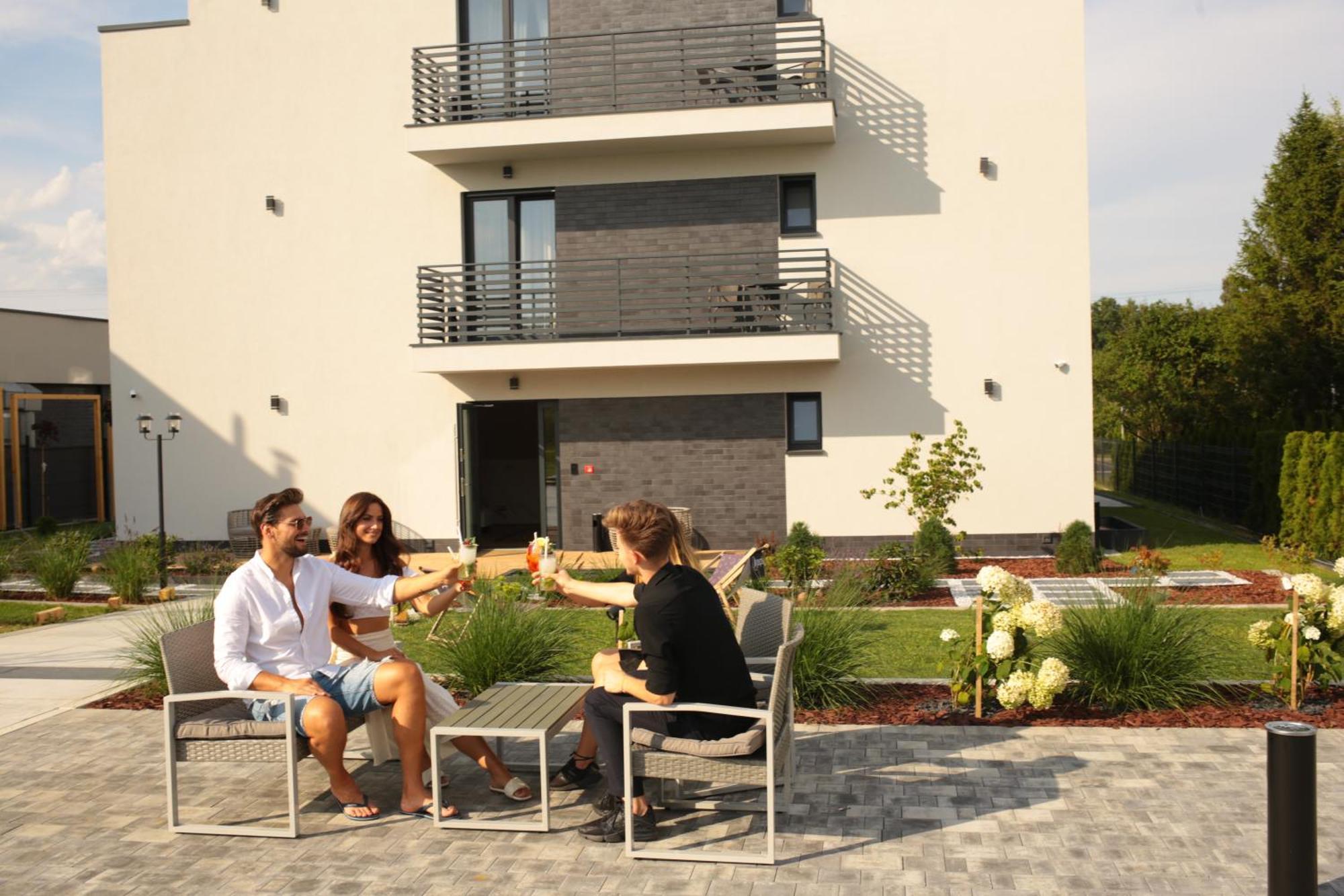Resto Inn - Smart Apartamenty Blisko Energylandii Polwies 外观 照片